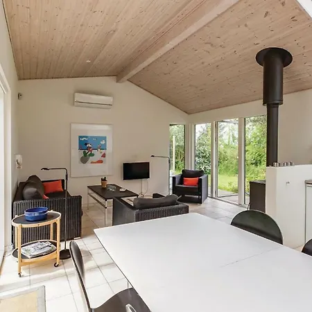 Stunning In With Kitchen Holiday home