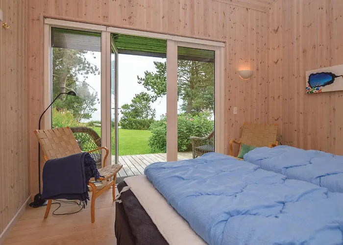 Holiday home 11 *