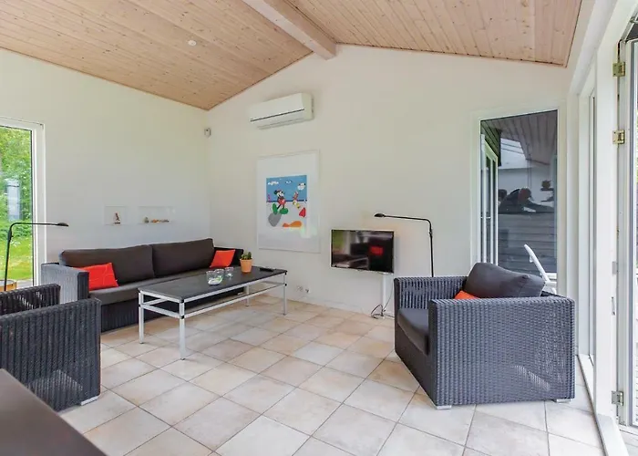 11 Holiday home *