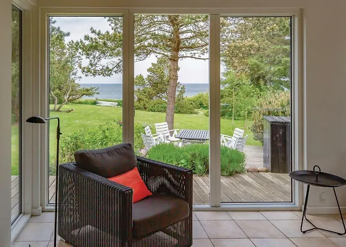 11 Holiday home *